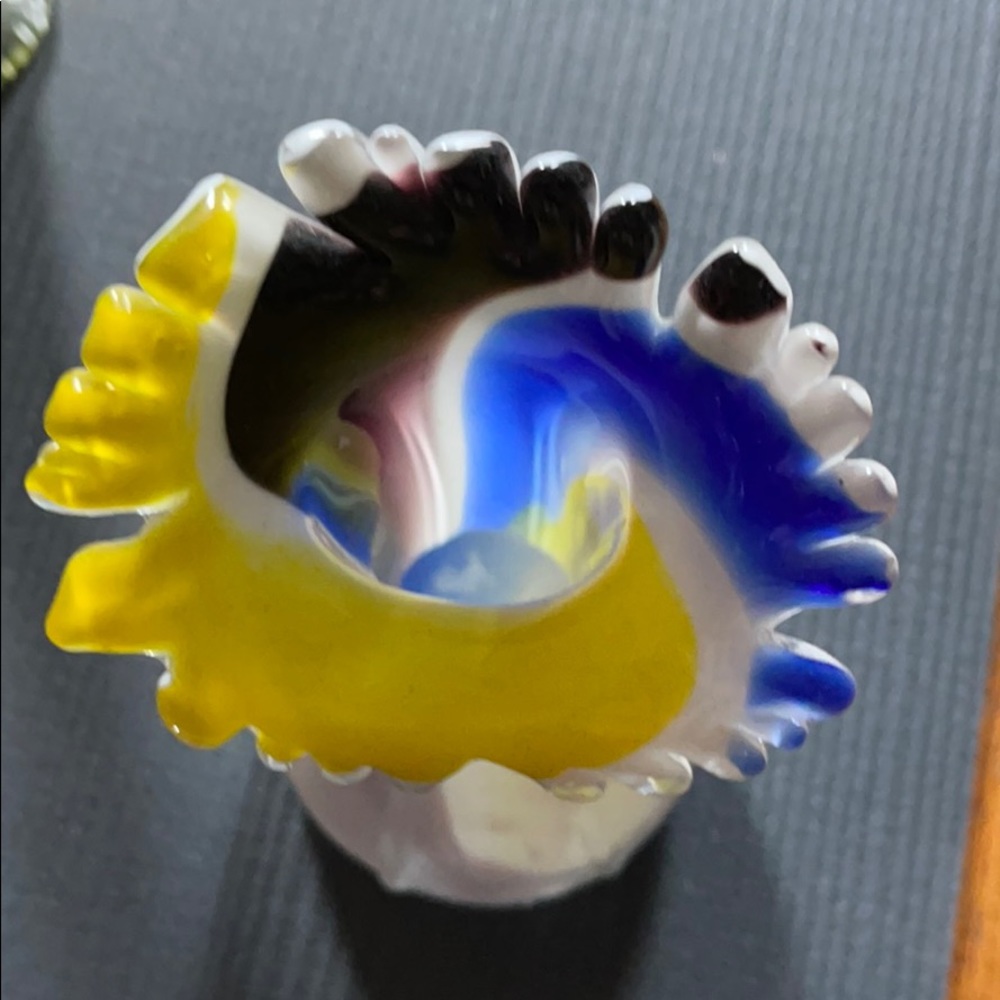 Vase - Picture 3 of 3
